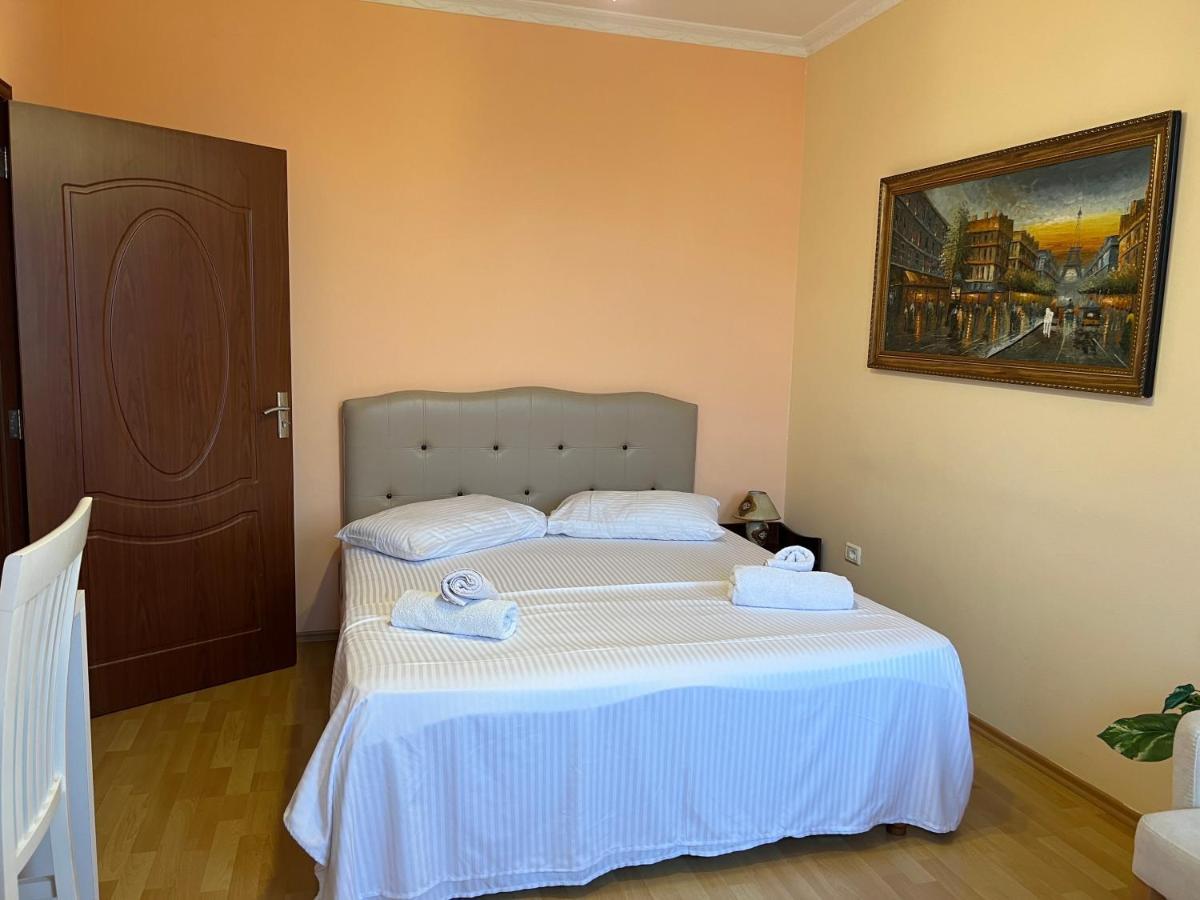City Center Apartment In Shkoder Exterior photo